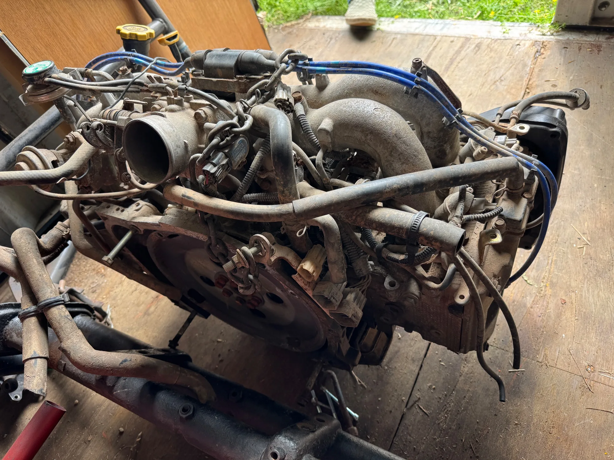 Subaru Flat-4 Boxer Engine with Front Subframe, Struts & Steering Rack (EJ-series, distributor ignition) - Popular VW Bus/Beetle Swap Engine — photo 4 of 4