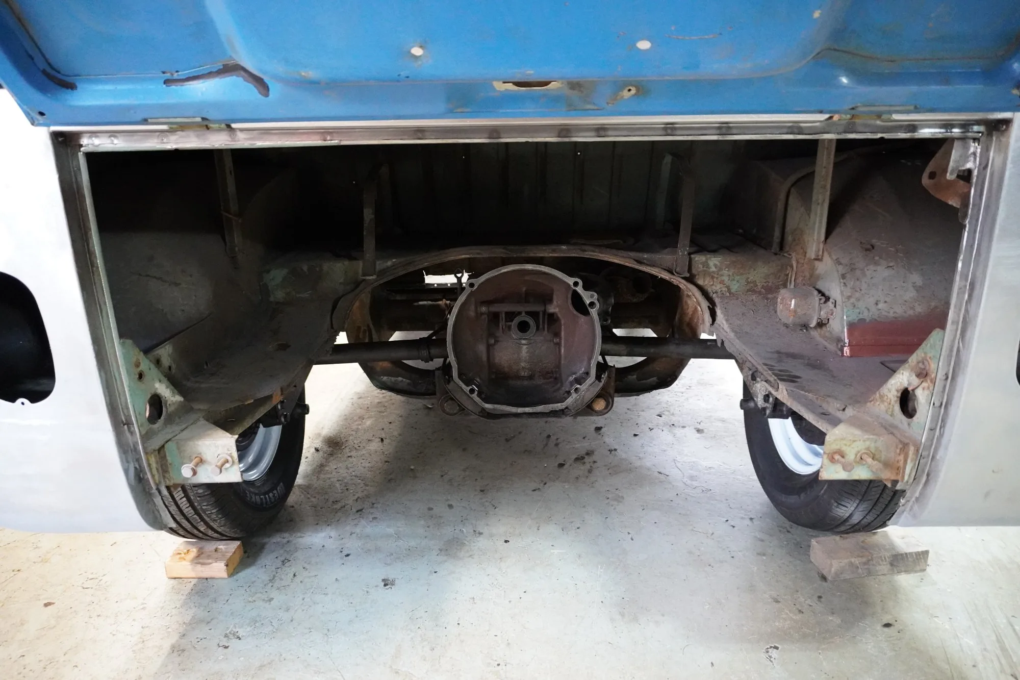 1964 VW 21-Window Deluxe Samba Bus Split Window — photo 14 of 18
