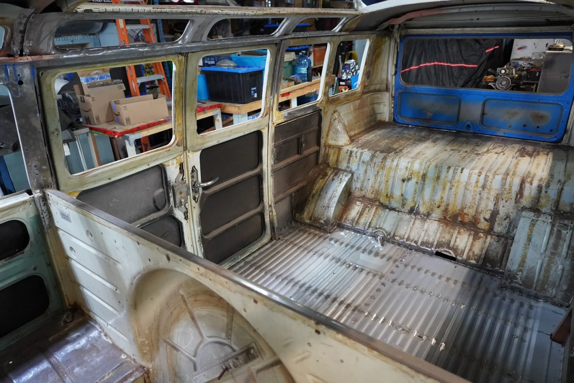 1964 VW 21-Window Deluxe Samba Bus Split Window — photo 9 of 18