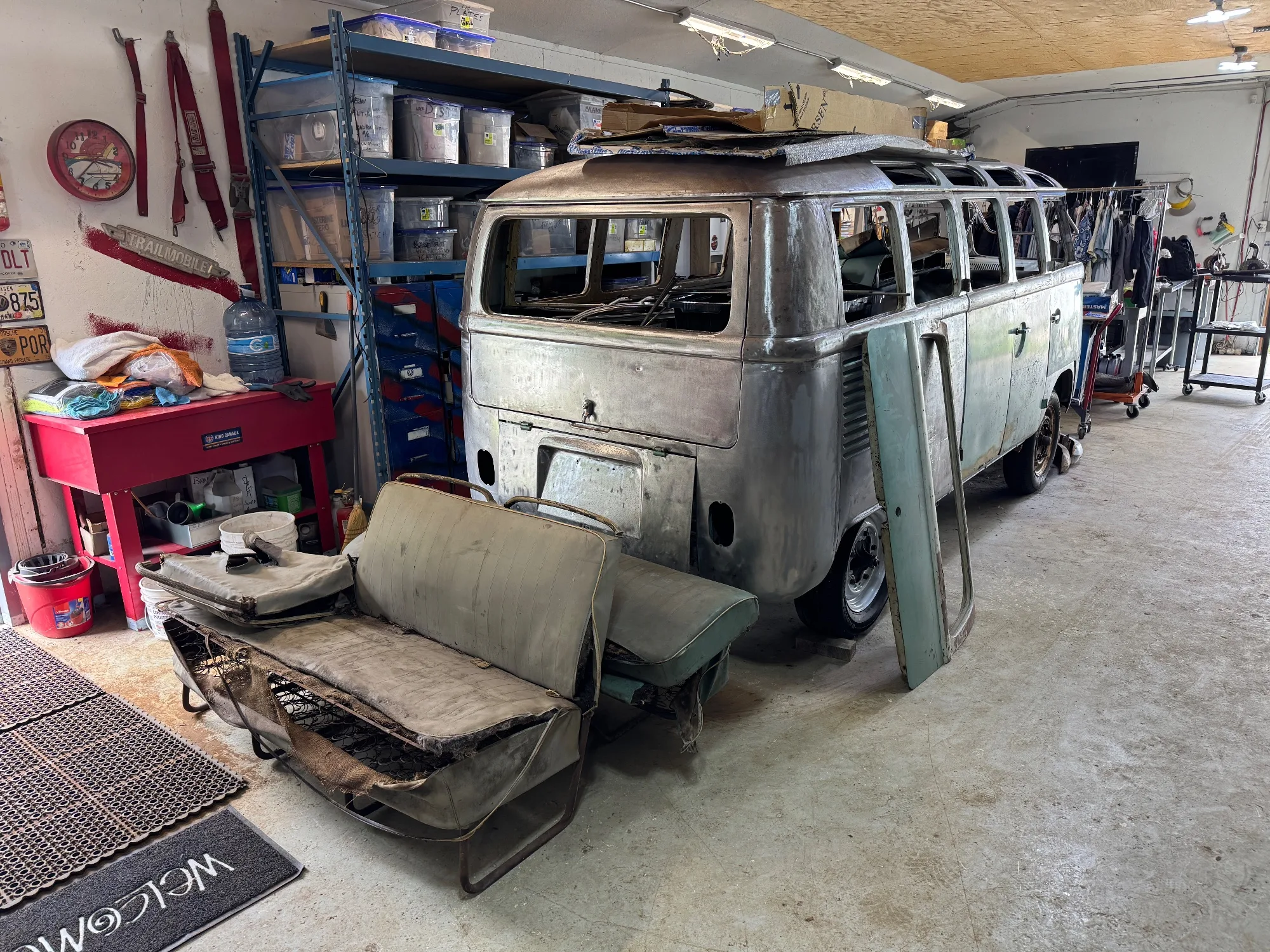 1964 VW 21-Window Deluxe Samba Bus Split Window — photo 18 of 18